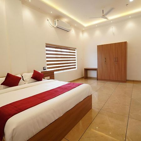 Eden Garden Convention Center Hotel Adur Екстериор снимка